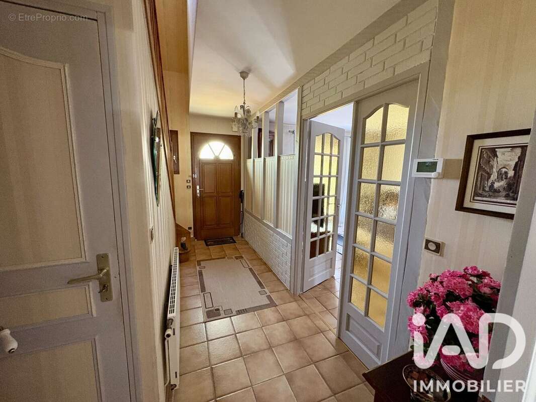 Maison 141 m² à Veretz  - photo 4