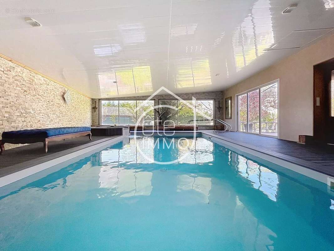 Maison à MONTPEYROUX