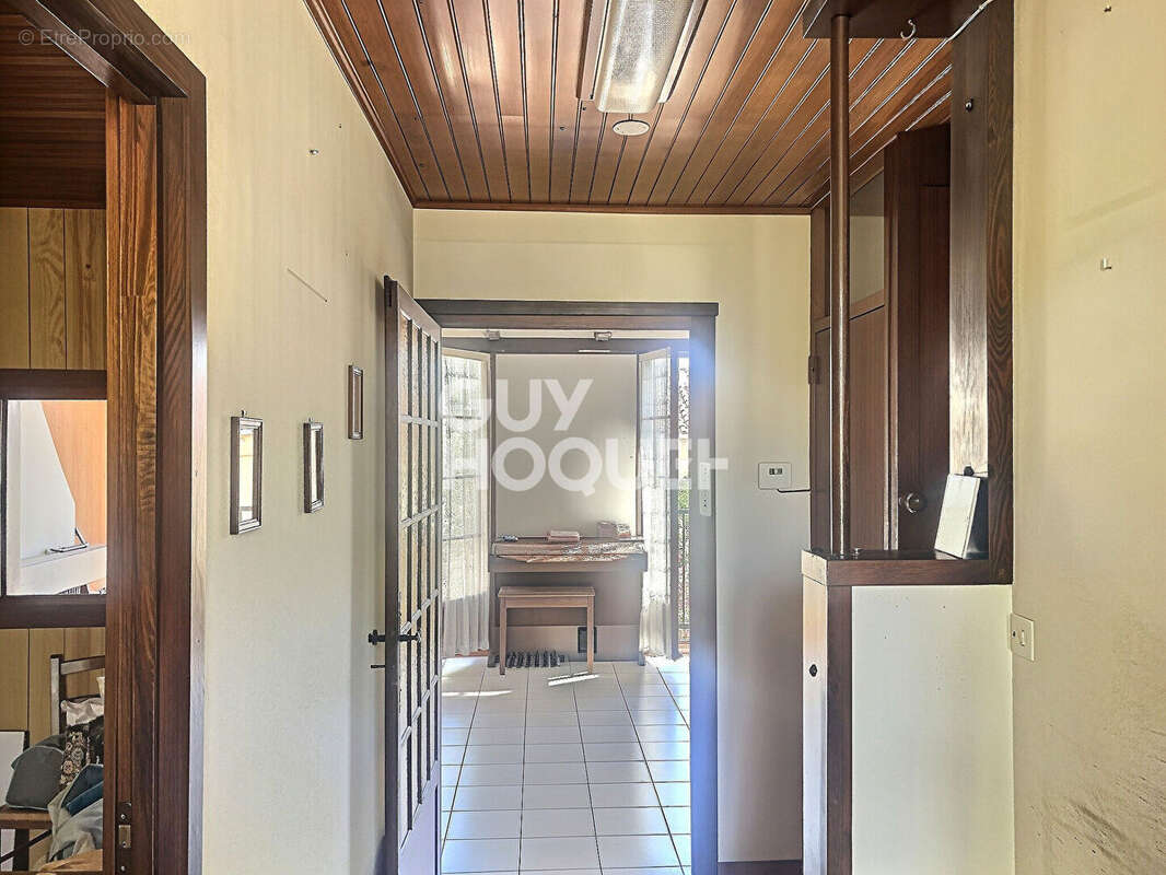 A vendre  pavillon 4 pièce(s) 80 m2 avec garage, jardin et cave au parc des amandiers 13170 les pennes mirabeau - photo 3