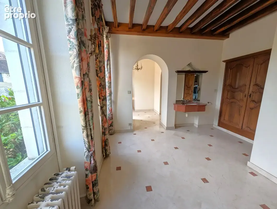 Entre Auxerre et Joigny sur la commune de Beaumont, propriété de 335m2 habitable, dépendances et jardin de 324 - photo 17