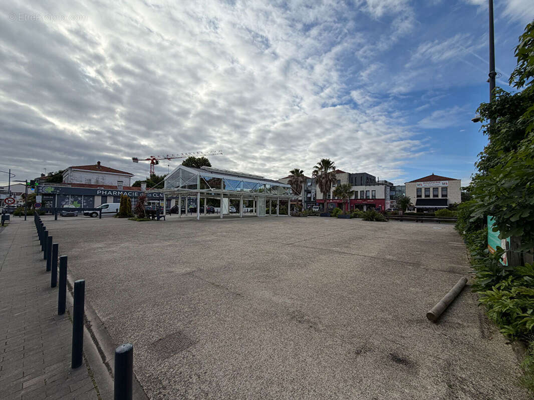 Commerce à GUJAN-MESTRAS
