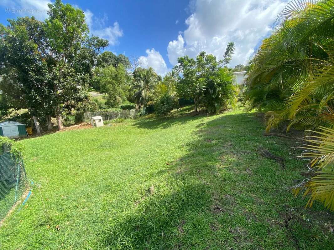 Maison à LES TROIS-ILETS