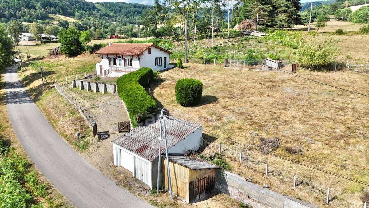 Maison 70 m² – 2 chambres  - terrain clos 1 425 m² – double garage - photo 2