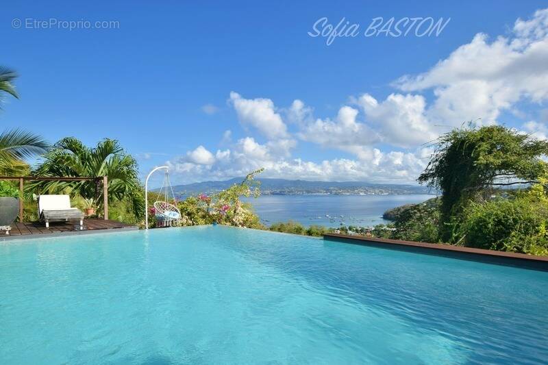 Maison à LES TROIS-ILETS