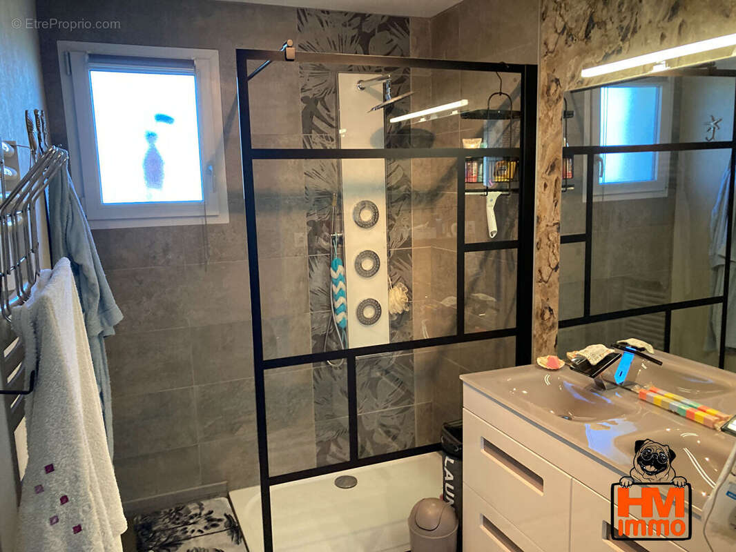 Maison à CONDAT-SUR-VIENNE