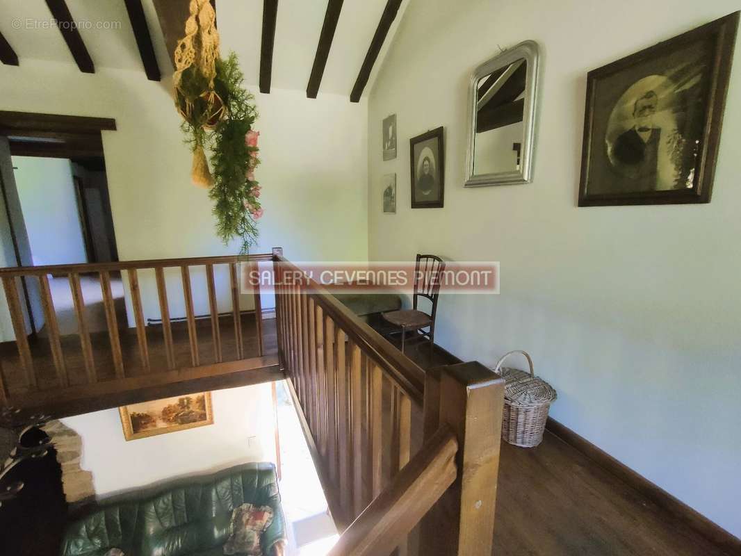 Maison à SAINT-GERMAIN-DE-CALBERTE