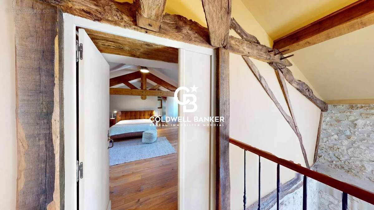 Maison à MONTAIGU-DE-QUERCY