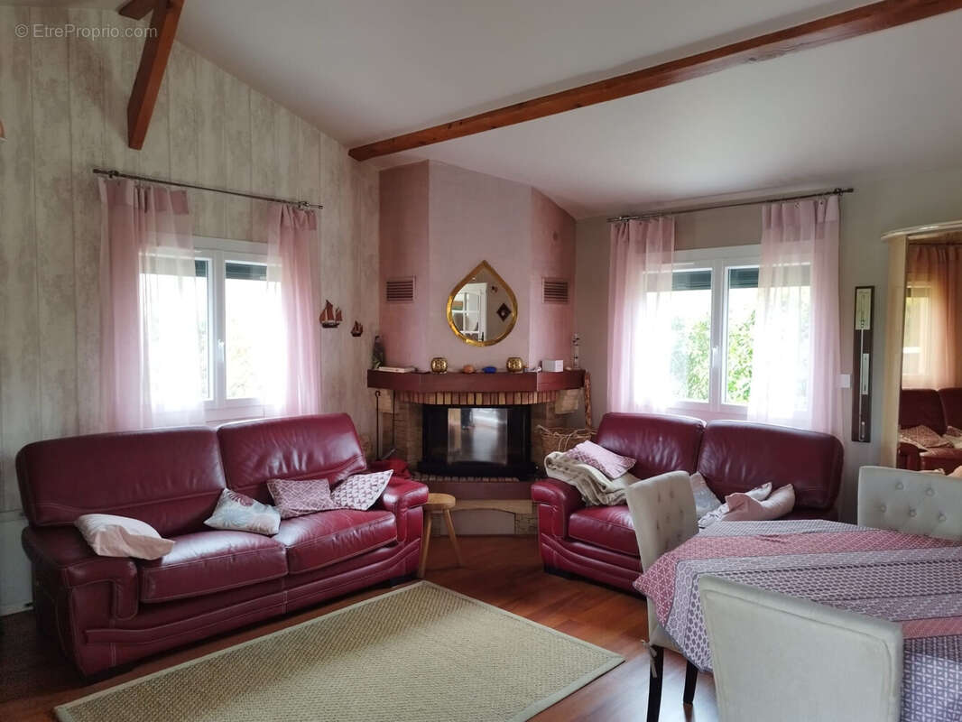 Maison à SAINT-GERVAIS-EN-VALLIERE