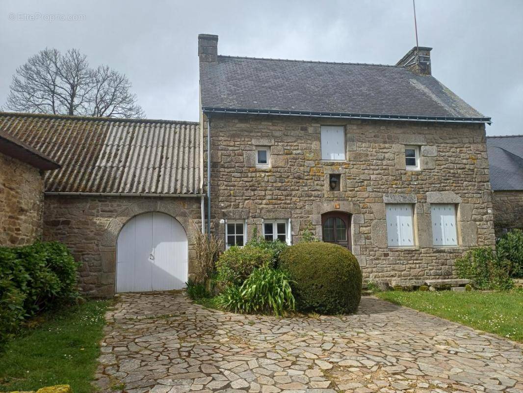 Maison à LANVAUDAN