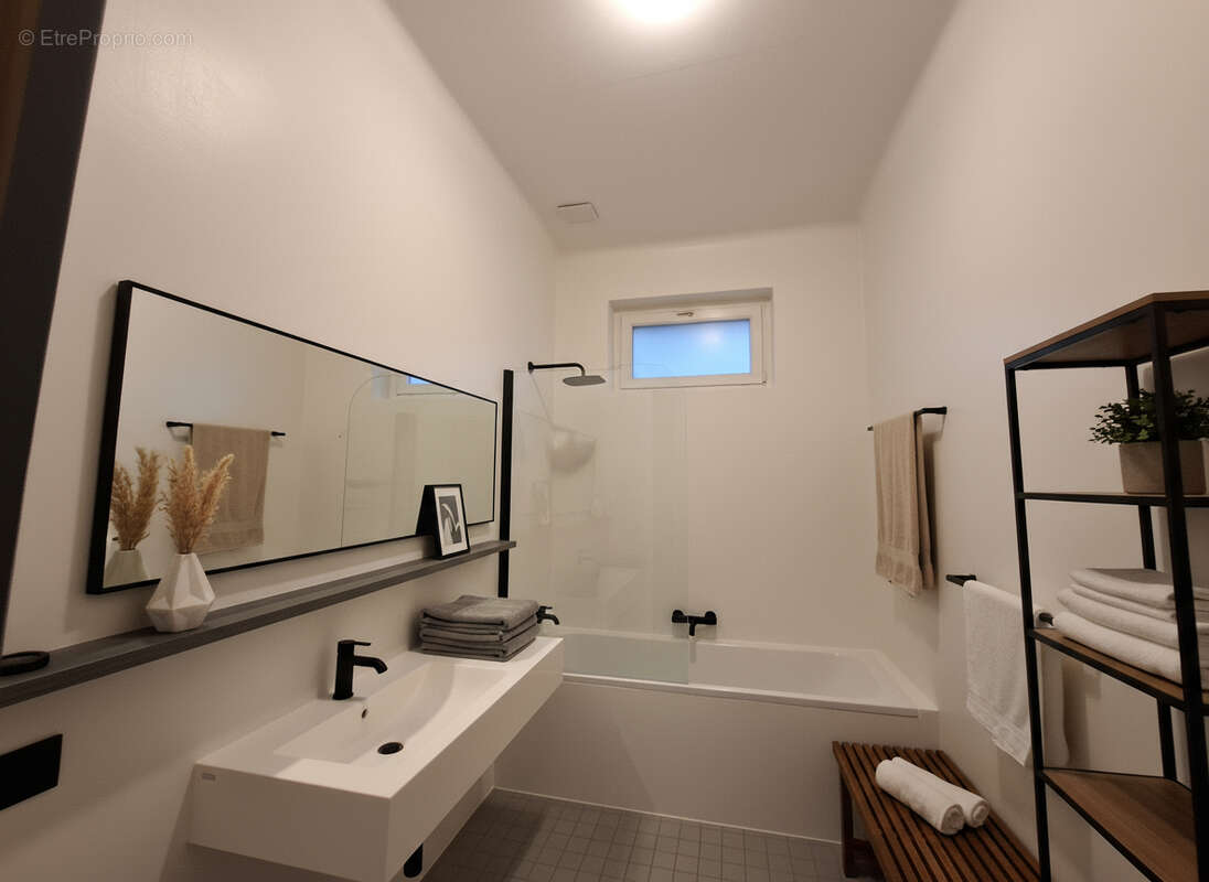 Appartement à MARSEILLE-4E