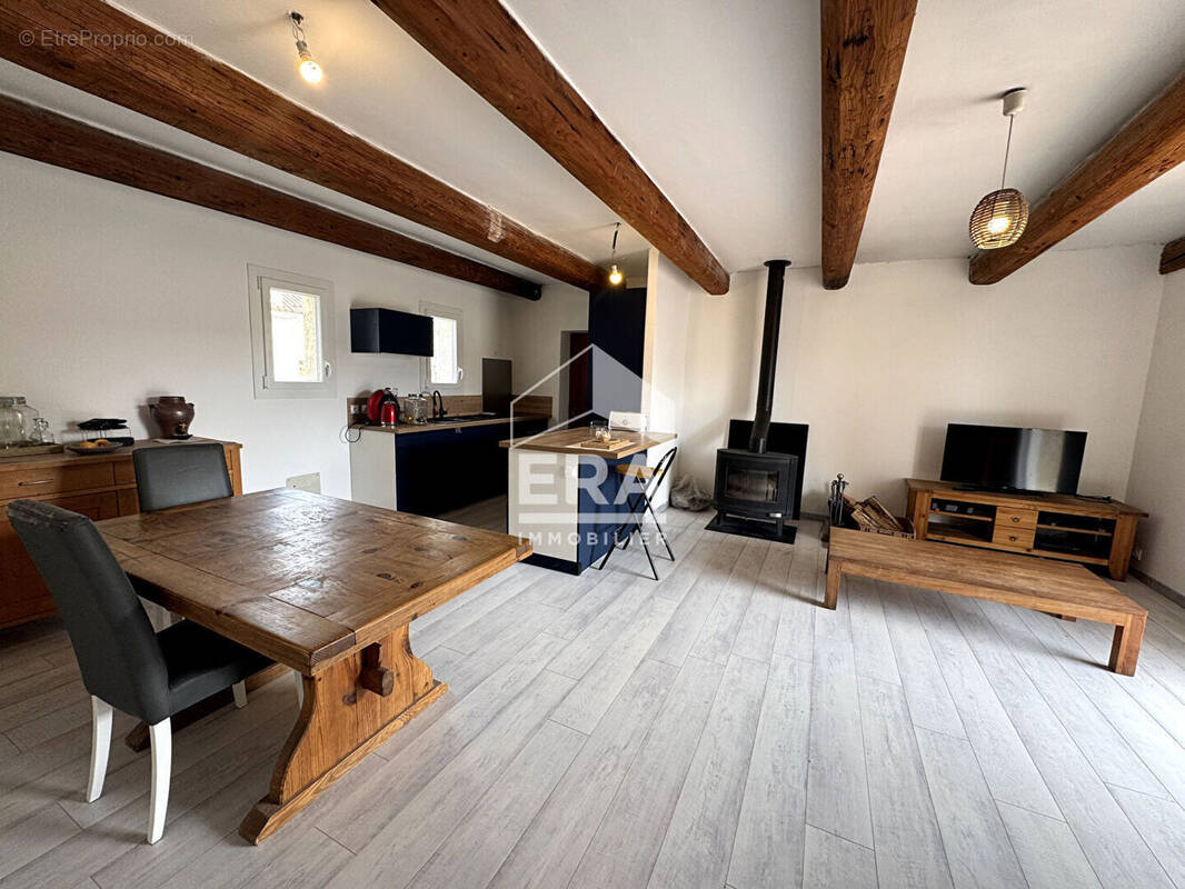 Maison à SAINT-CYR-SUR-MER