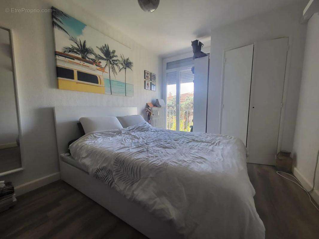 Appartement à SIX-FOURS-LES-PLAGES