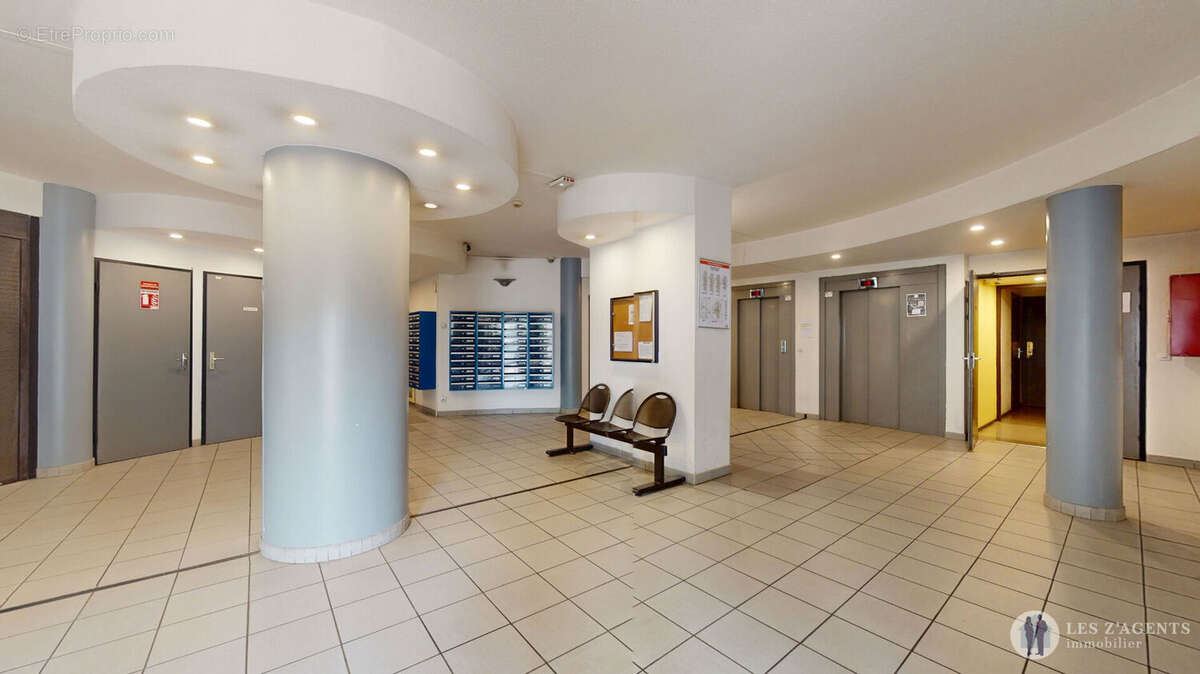 Appartement à SAINT-MARTIN-D'HERES