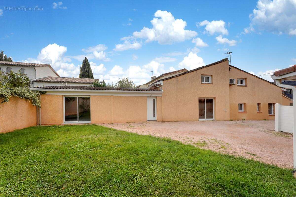 Maison à CASTELGINEST
