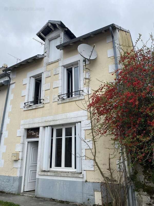 Maison à FAUX-LA-MONTAGNE