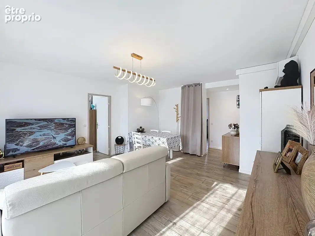 Golfe juan - bel appartement 4 pièces rénové avec terrasse, parking et cave - photo 5