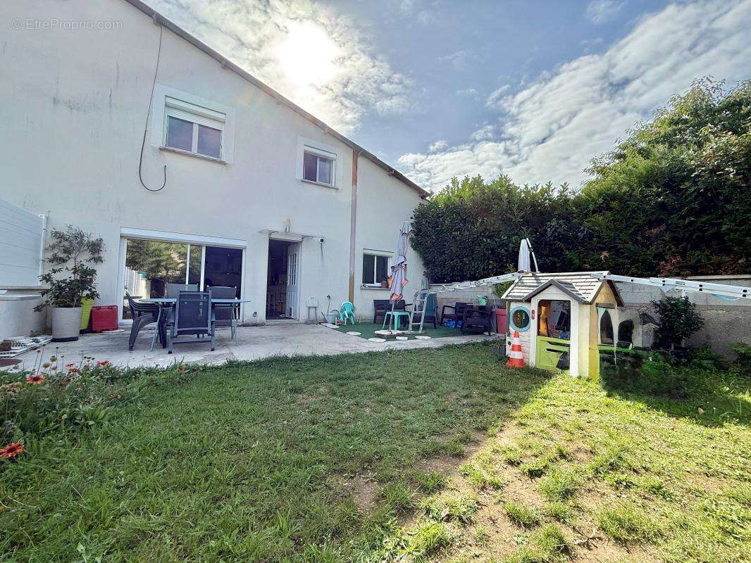 Maison à CHENOVE