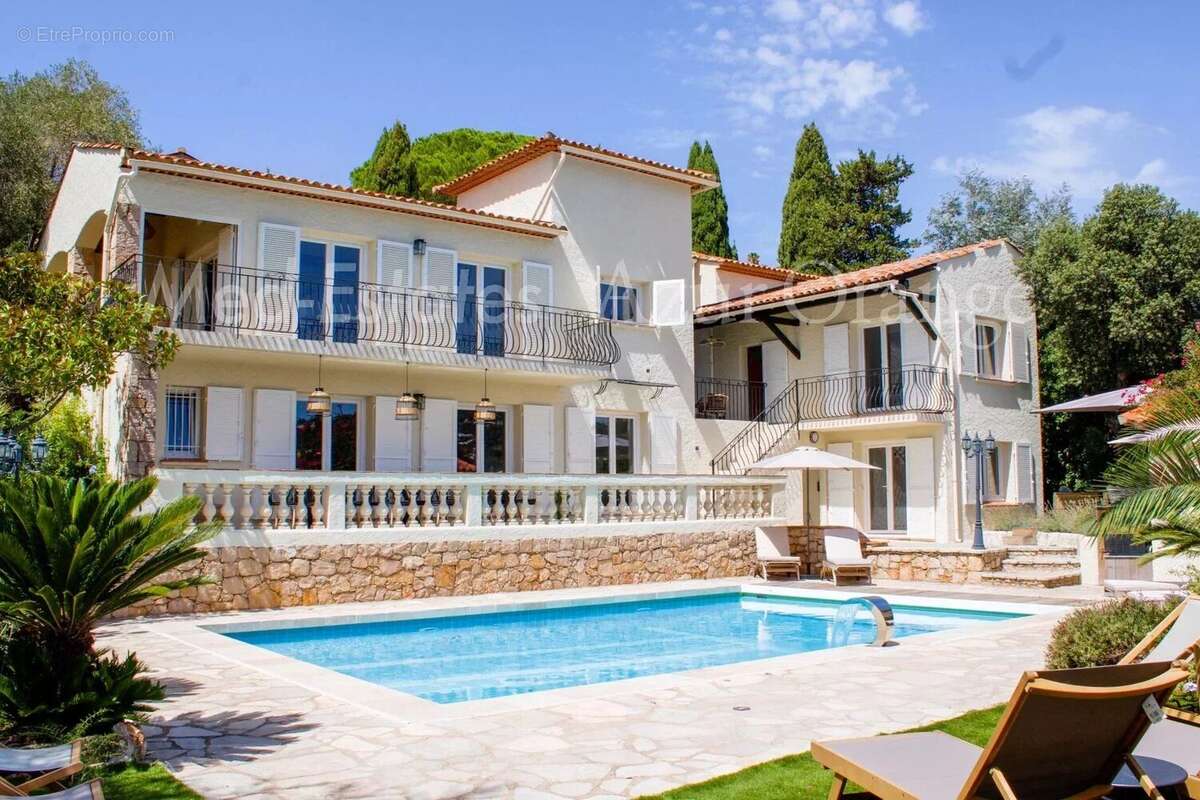 Maison à LES ISSAMBRES