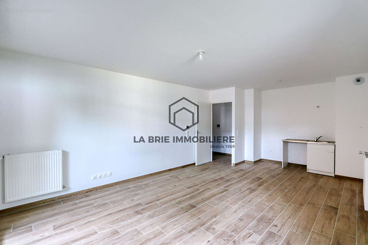 Appartement à EMERAINVILLE