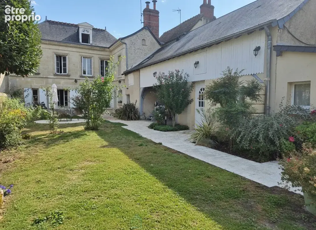Centre-ville d'Amboise, maison de maître, jardin, dépendances - photo 14
