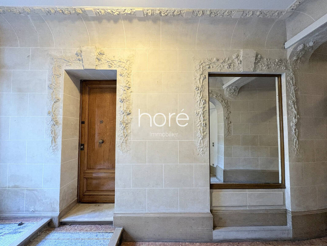 Appartement à NEUILLY-SUR-SEINE