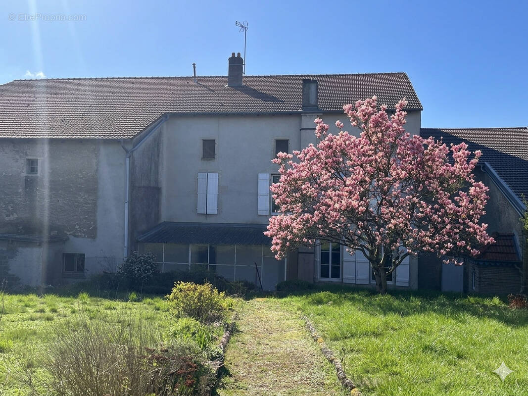 Maison à SAIZERAIS