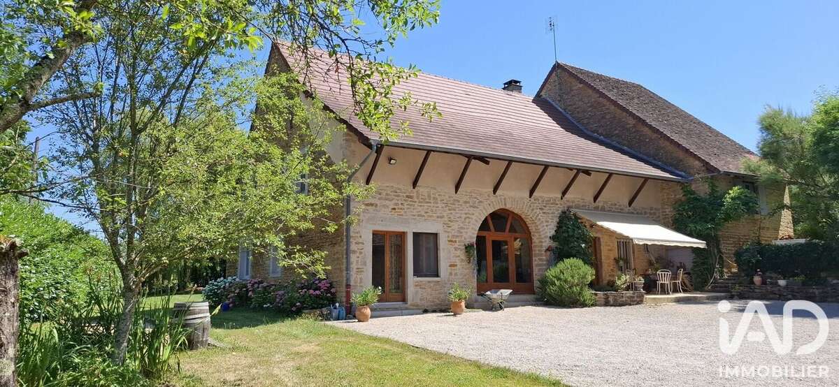 Photo 2 - Maison à BERSAILLIN