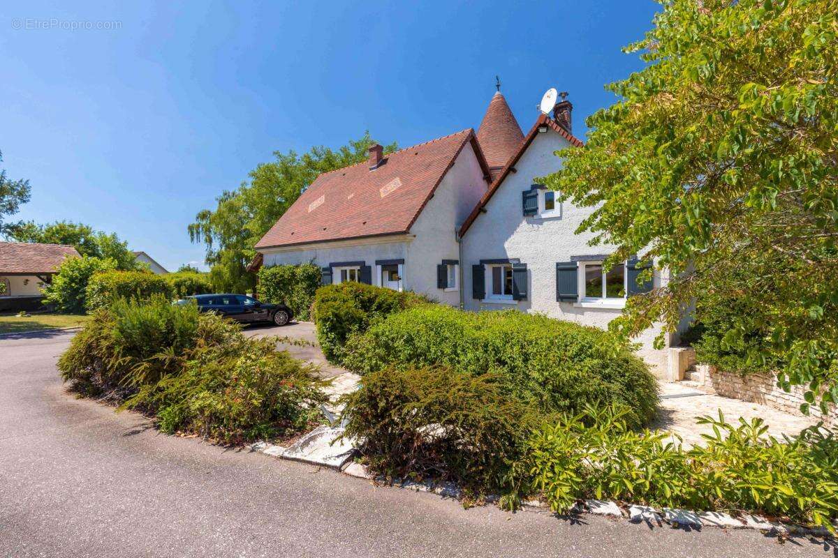 Maison à MIREBEAU-SUR-BEZE