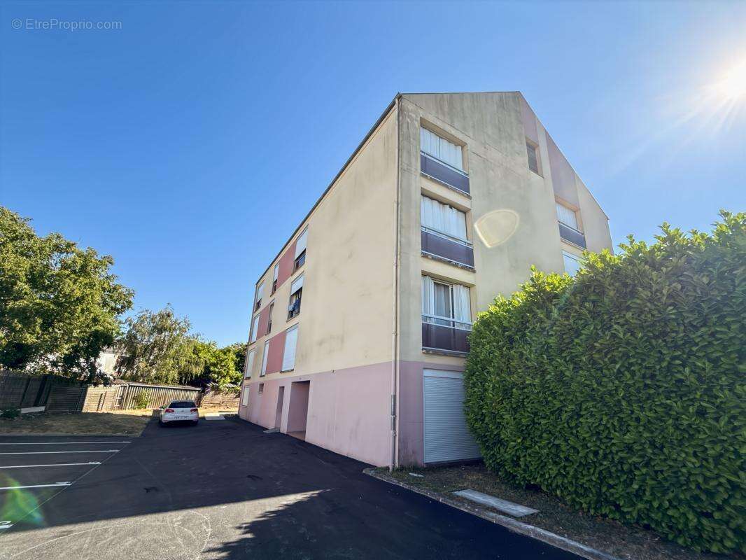  studio à rénover — fort potentiel en plein cœur de la madeleine !  - photo 2