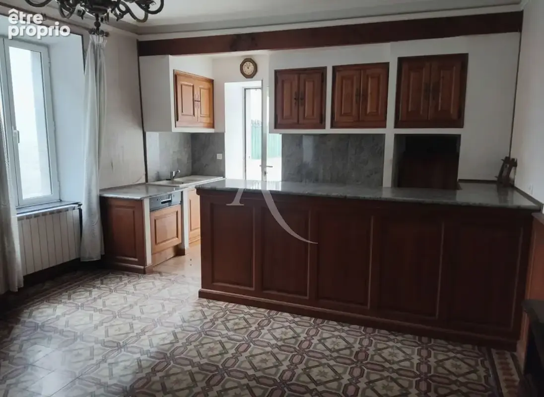 Maison 8 pièce(s) 213 m² avec remise et patio Val de Dagne - photo 12