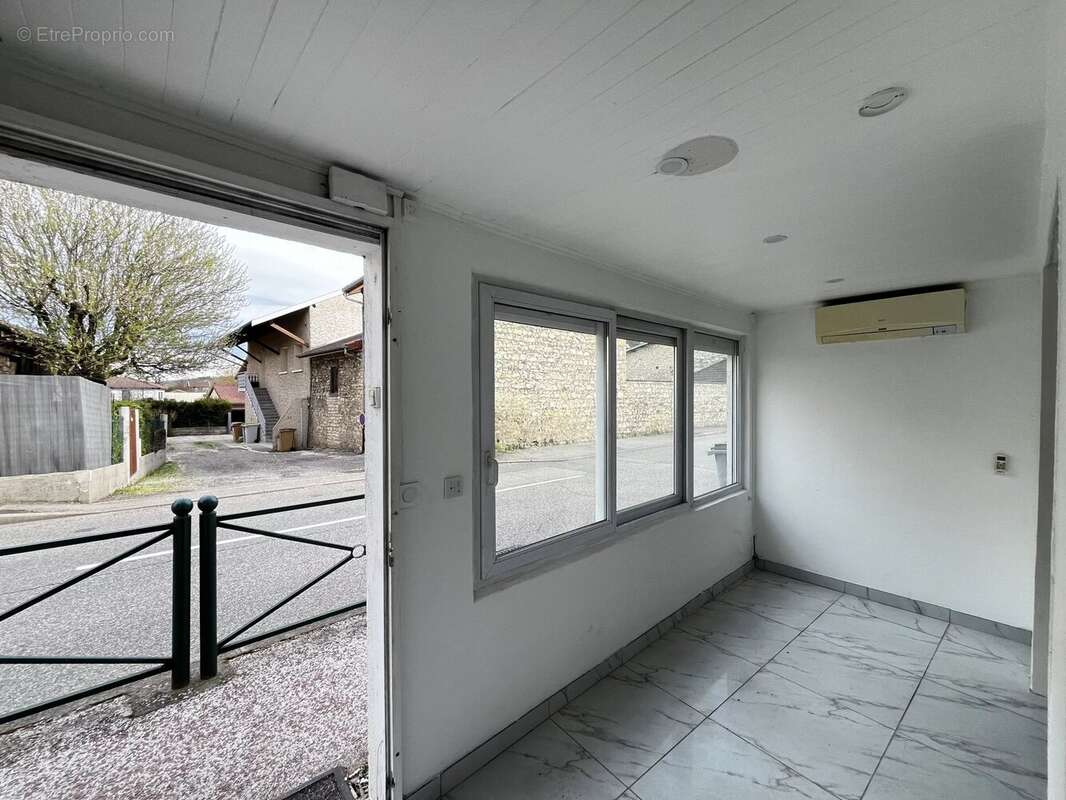 Maison à VAULX-MILIEU