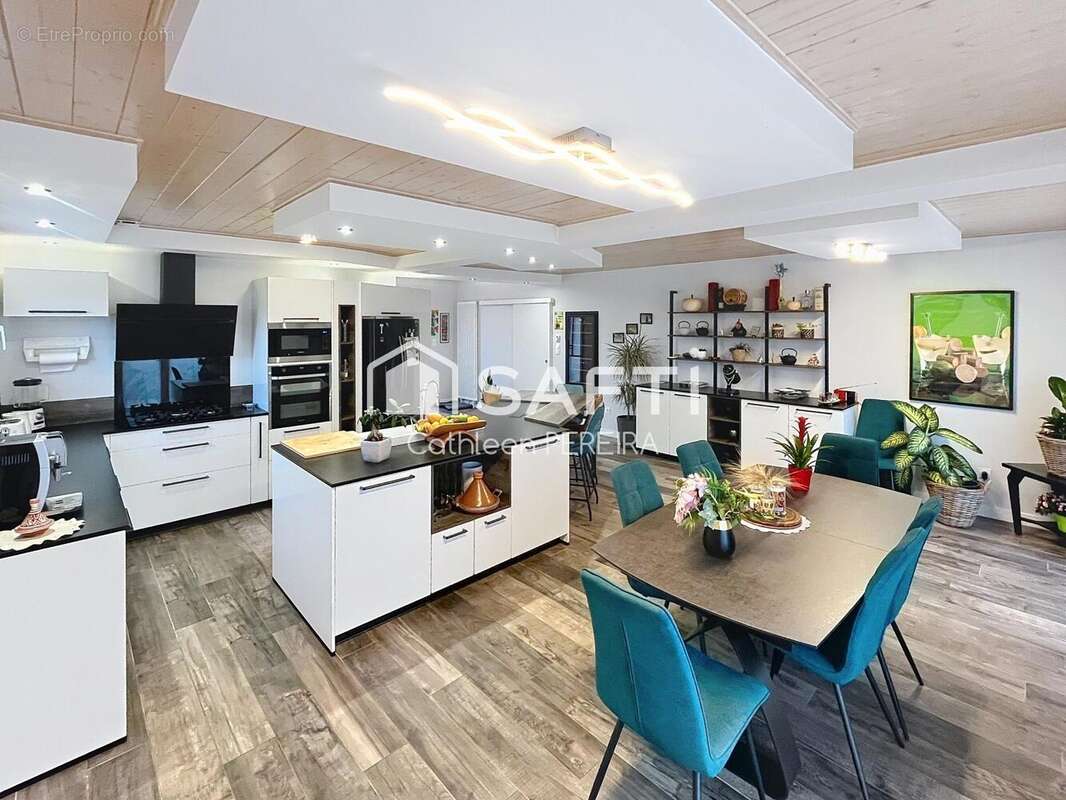 Maison 596 m² à Rabastens  - photo 2