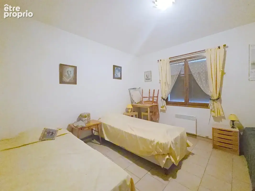 Vence -  villa familiale au fort potentiel   7 chambres, terrain plat de 1 000 m2, exposition plein sud - photo 9