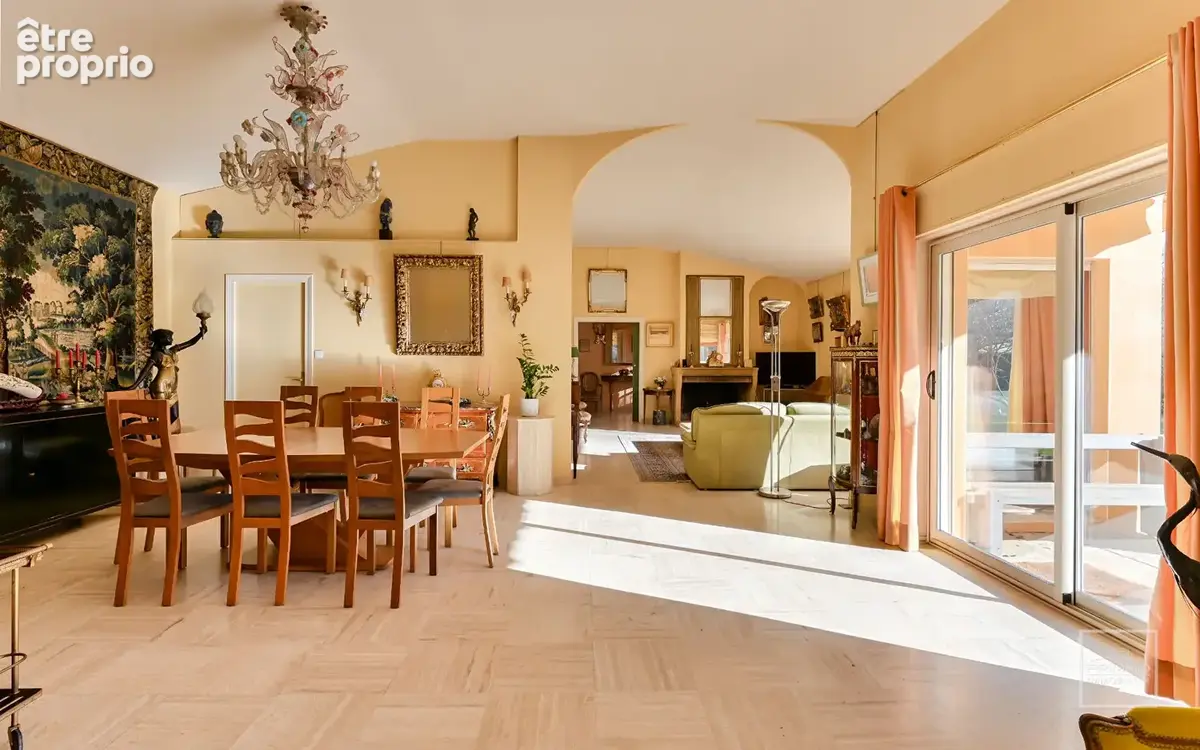 SAINT CYR AU MONT D'OR - Maison de 330m² sur parc de 3780m² - photo 3
