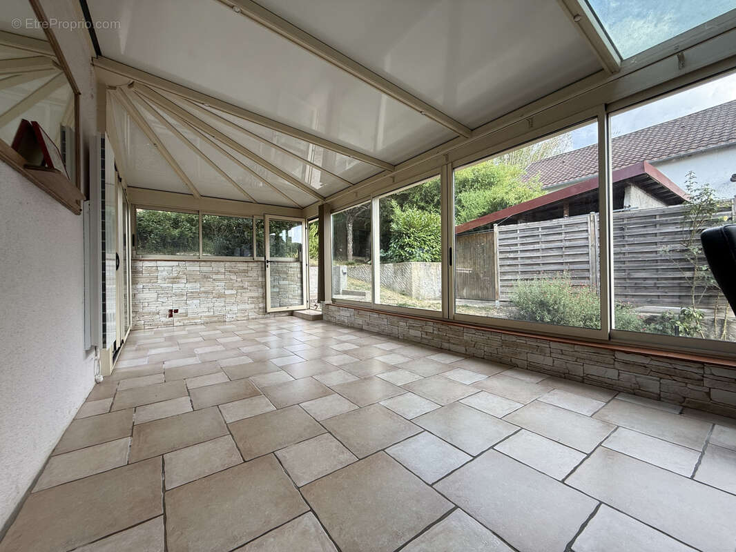 Maison 129 m2 / 3 chambres / garage - photo 3