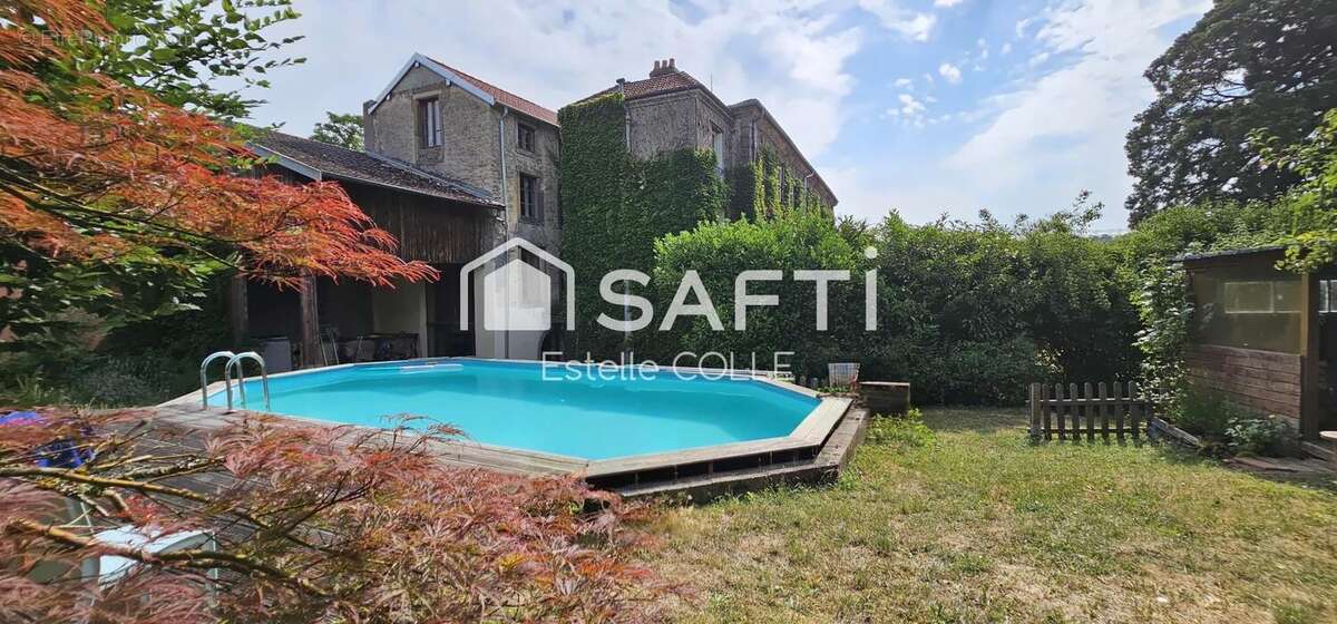 Maison 430 m² à Mirecourt  - photo 2