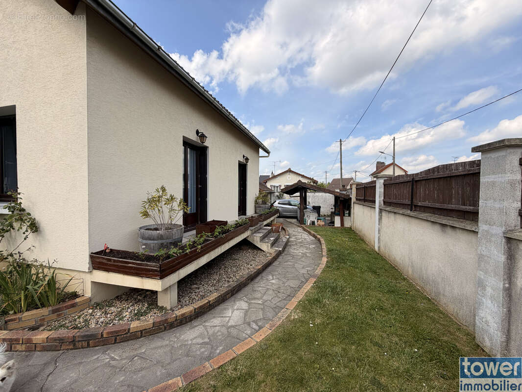 Maison à GOUSSAINVILLE