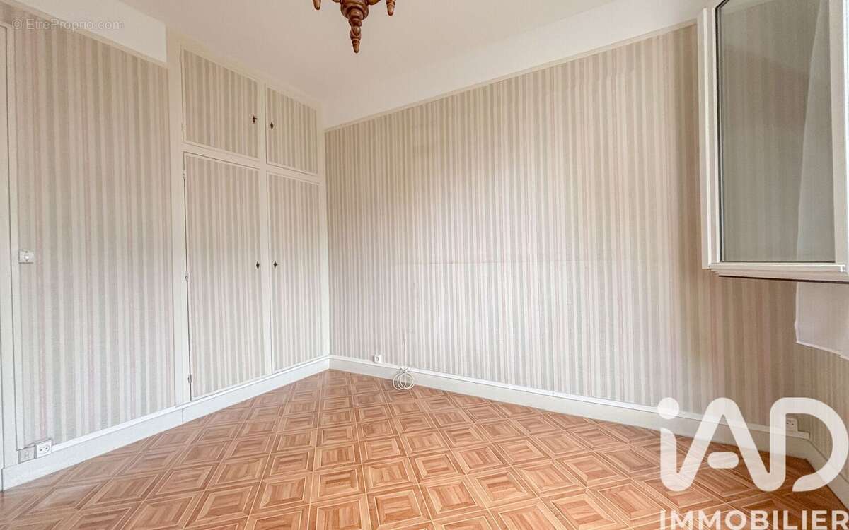 Photo 4 - Appartement à LA GARENNE-COLOMBES