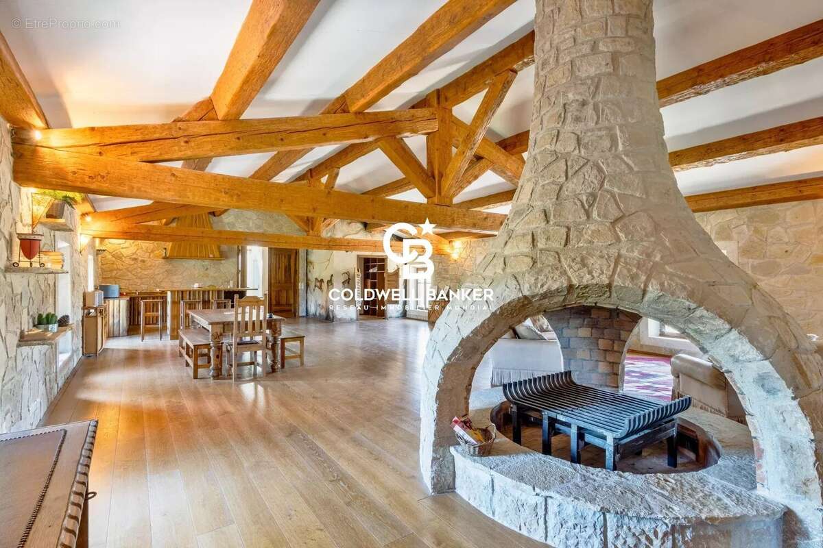 Maison à TOURTOUR