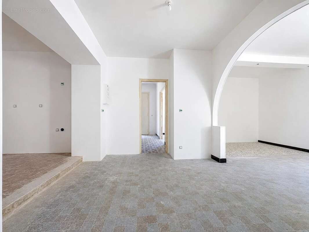Jolie maison de ville à rénover de 107m2 avec 30m2 d'extérieur et parking - photo 14