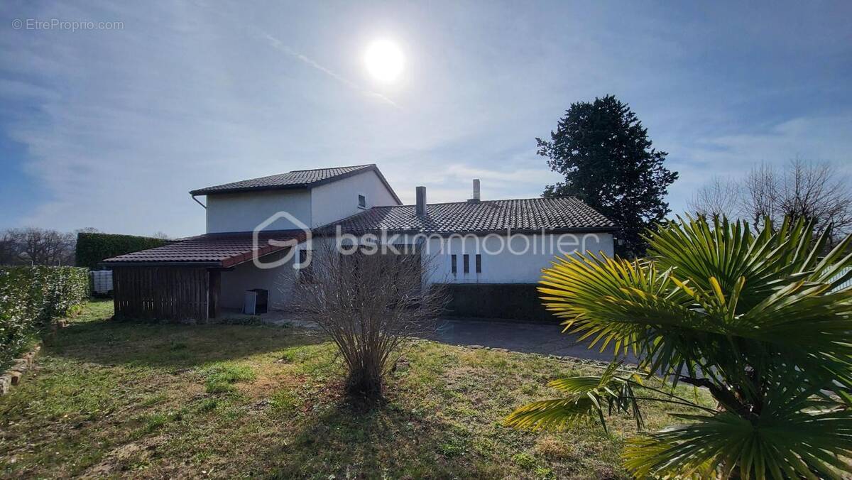 Maison à SAINT-DONAT-SUR-L'HERBASSE