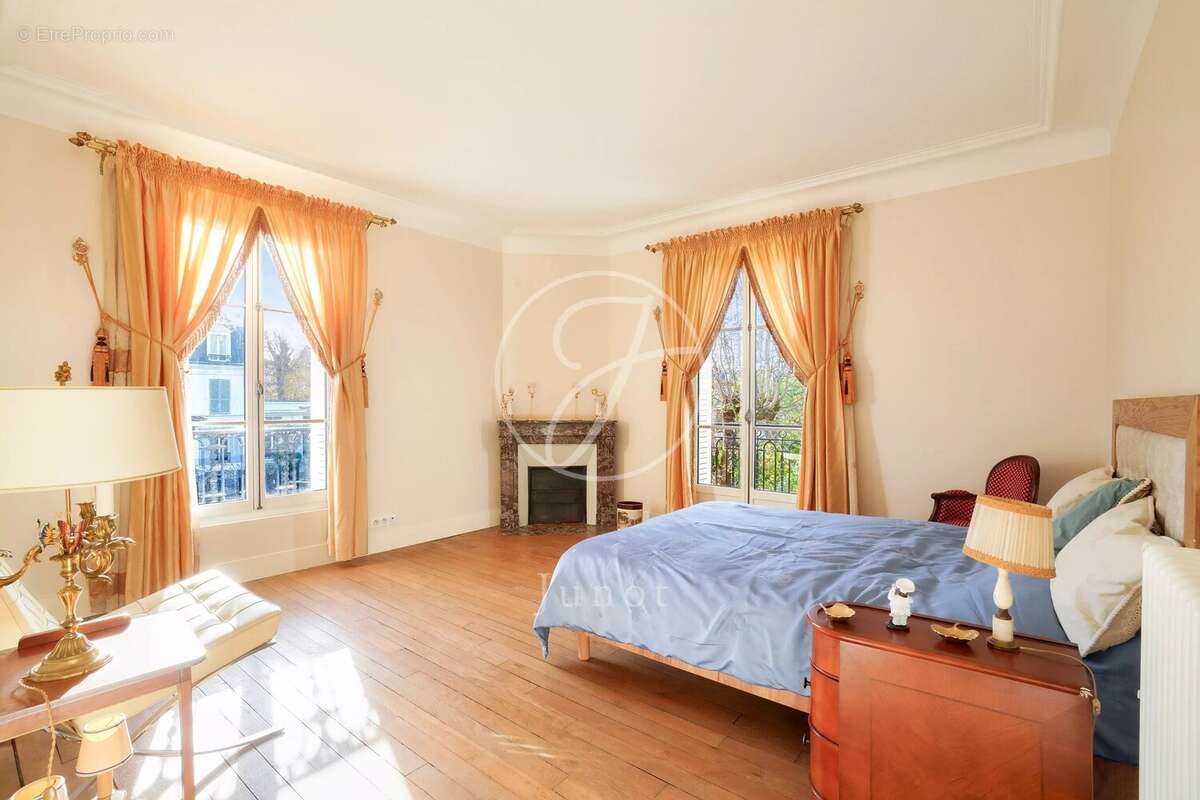 Maison à MAISONS-LAFFITTE