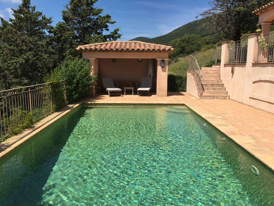 Villa avec piscine 2 000 m2 plein sud vue dominante - photo 15