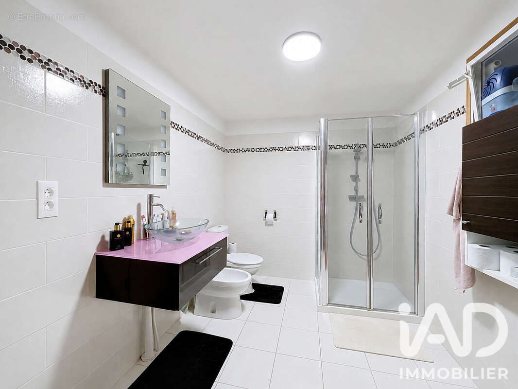 Maison 240 m² à Coulonges-Sur-L'autize  - photo 6
