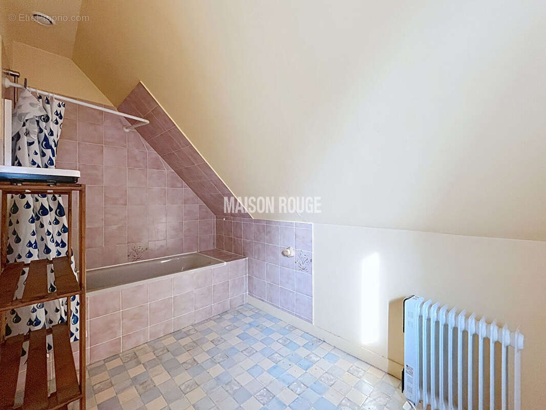HIREL - Maison avec travaux et beau potentiel sur 835 m², proche Dol-de-Bretagne et baie du Mont-Saint-Miche - photo 10