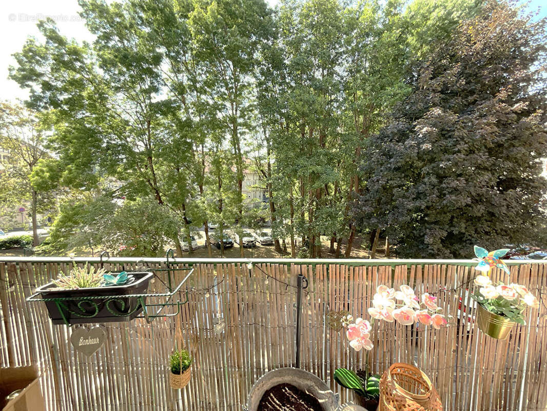 Appartement à BUC