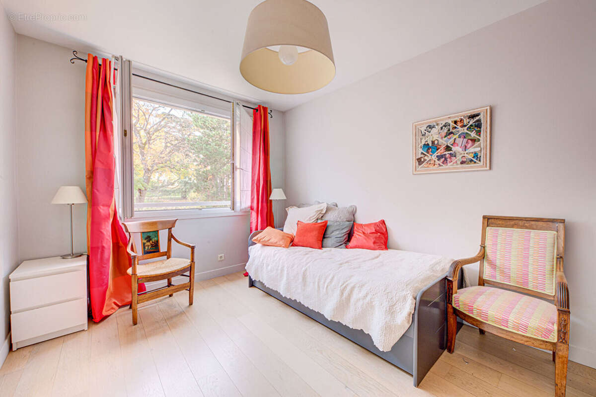 Appartement à SURESNES