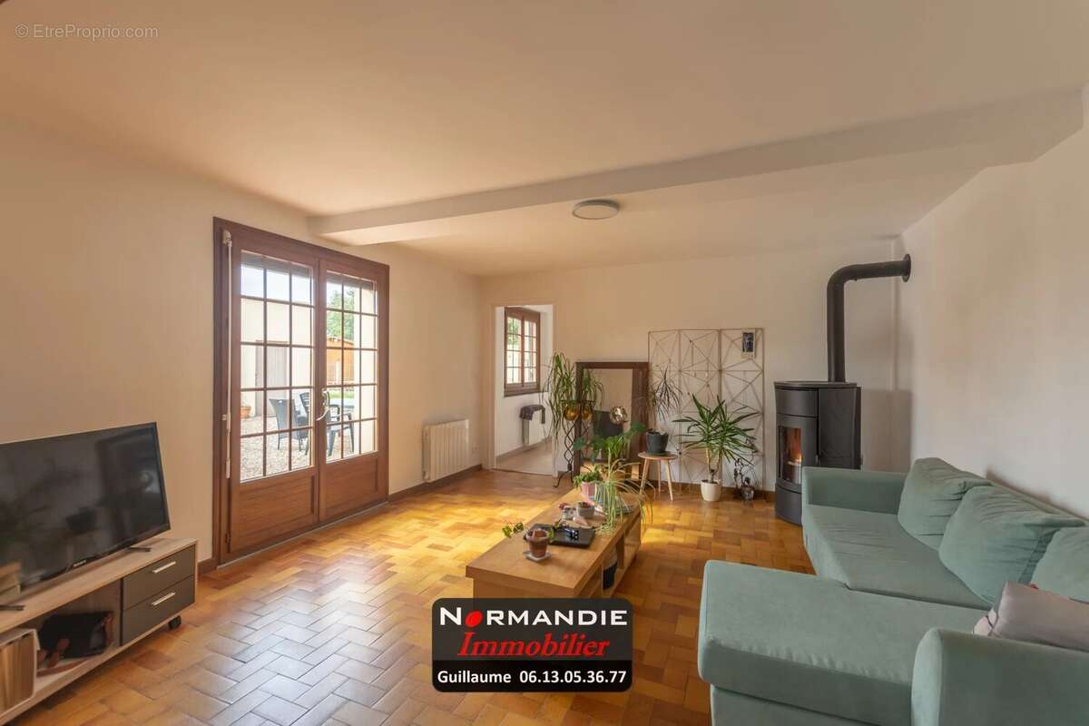 Maison à LA TRINITE-DU-MONT