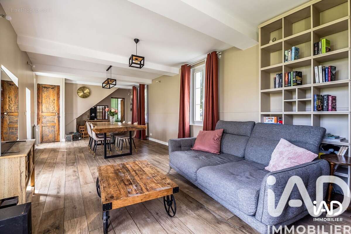 Photo 2 - Maison à MARINES