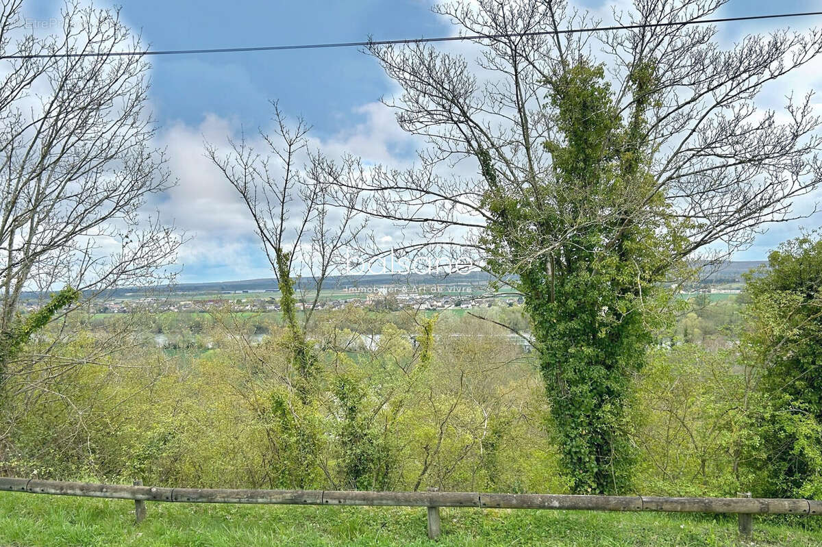 Terrain à FRENEUSE